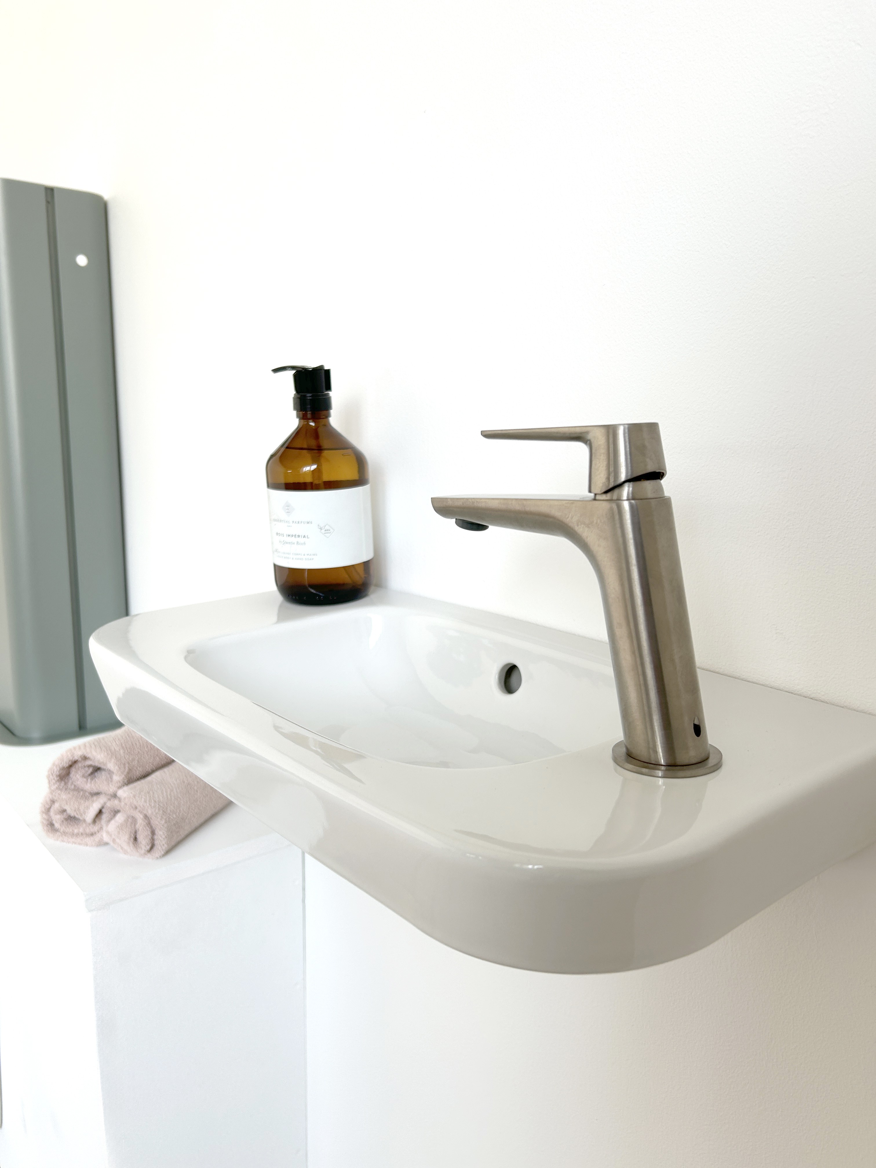 Le Tube floor-standing WC