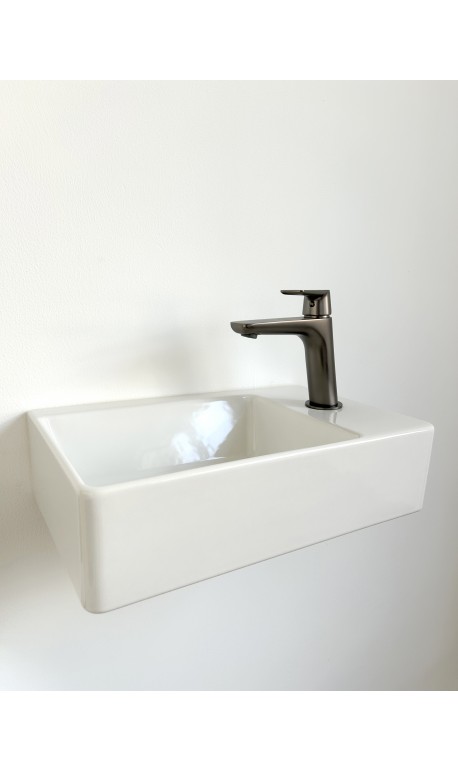 Le Tube floor-standing WC